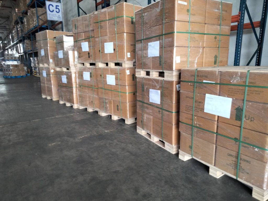 package for porcelain bushing