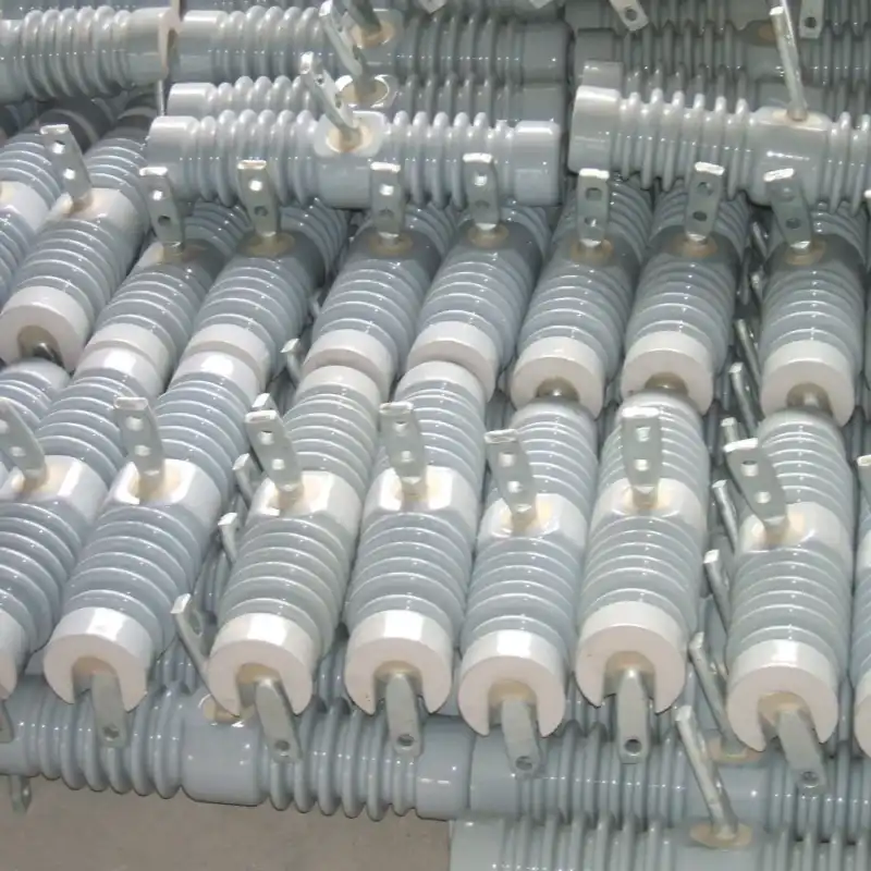 BIL 150kV porcelain insulator for cutout 5 cutout insulator